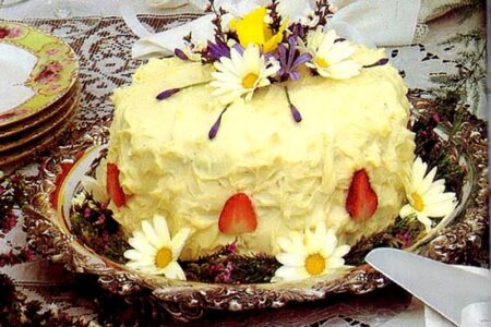 Wedding Refreshments: Spice Cake Image
